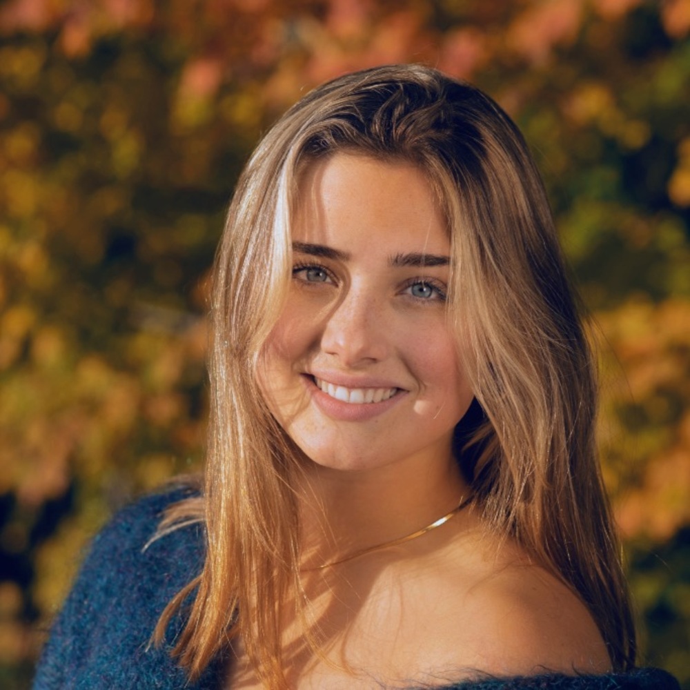 Meet your Posher, Lena